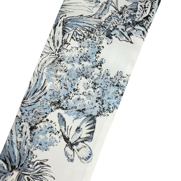 Christian Dior Elegant Blue/White Silk Mitzah Scarf New Luxury Floral - Picture 8 of 14